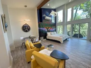 Firefly2 - luxury lakeside treehouse with hot tub - روجرز