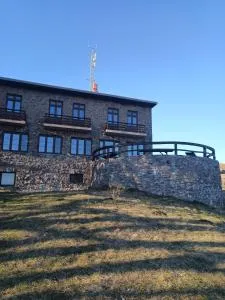 Nagy-Hideg-Hegyi Turistaház - Kisoroszi