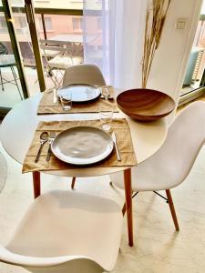 Grand studio terrasse climatisé central et calme