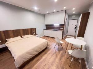 White Tower Apartments