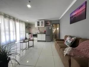 Home-Like Stay - Alberton