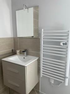 Villas Villa entiere piscine jacuzzi venelles : photos des chambres