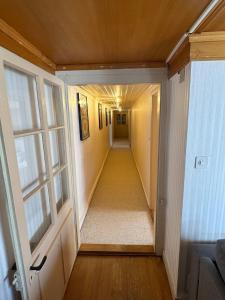 Quietly situated holiday home with marvelous mountain views