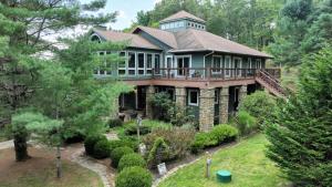 Boone Mountain Getaway- Hot Tub Firepit