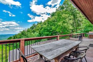 Boone Mountain Getaway- Hot Tub Firepit