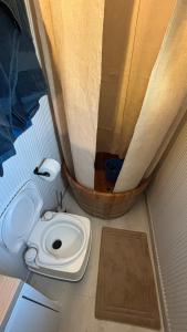 Oh, Mon Bateau! No running water, bez tekuce vode