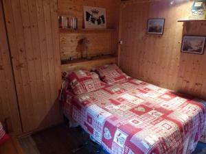 Chalets Les Vardasses - Chalet typique avec jardin et vue sur les montagnes : photos des chambres
