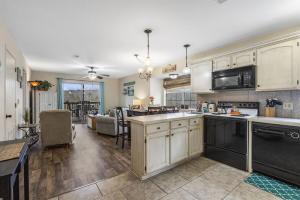 The Cove 9-4 By SDC, Big Deck, Pool, Hot Tub, Lake View, No Stairs