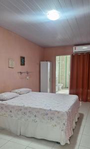 Grande quarto confortável