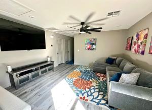 Stylish desert oasis Your serene get away