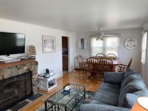 Wi-Fi, Decks, Outdoor Shower, Beach Badges, Private Yard,
