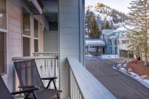 Palisades Tahoe Lodge Rentals Premium Fireplace One Bedroom #807