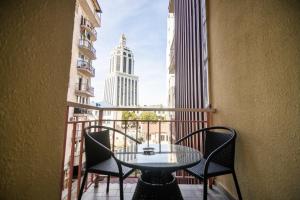 Batumi 3-Apt Combo 3BR 3 Bath Sleeps 9 - Wehost