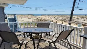 Ocean Block, Duplex, Brant Beach, Beach Badges, Beach Equipment, Deck, Wifi, Ocean Side Home In Brant Beach - Beach Haven Crest