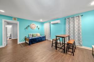 Chic Comfort Near Houston Hotspots