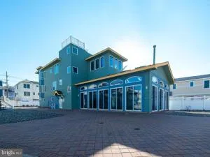 Holgate, 4 Bedroom, 3,5 Bath, Near Beach With An Indoor Pool, Spectacular, - Holgate