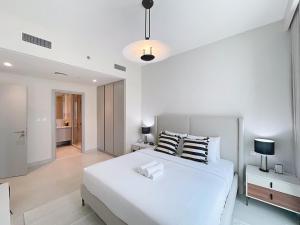 Creek Palace - Minimalist Two Bed in Creek Harbour