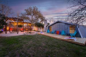 Large Suite Near Downtown Boerne By River