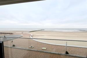 Apartment in Wenduine with sea-view