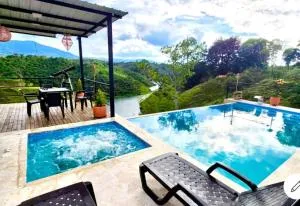 Hermoso complejo turístico en Guatape con desayuno, jacuzzi y piscina - Piedra El Peñol