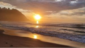 TOP flat pé na areia praia do tombo Condomínio Sempre Sol