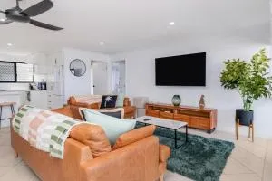 Luna Blu & The Beach Loft Yeppoon- Private Apartments - Byfield