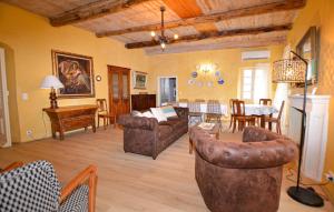 Maisons de vacances 4 Bedroom Amazing Home In Cagnano : photos des chambres
