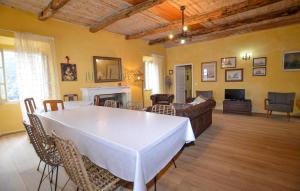4 Bedroom Amazing Home In Cagnano