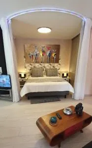 La chaume du marais poitevin avec barque green venice with boat - 库隆