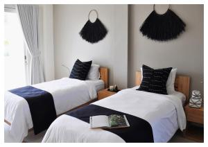 4BR Group Holiday, Walk to Fitness, Food, Beach