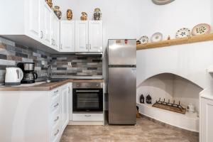 Amalias Traditional Home in Paradisi