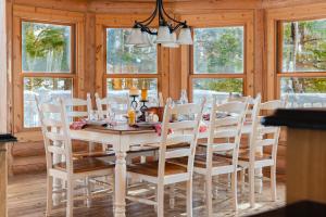 Fiddler Lake Resort - Deer 4