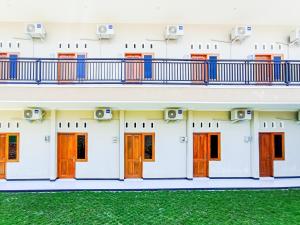 RedDoorz near Alun-Alun Purwokerto 3