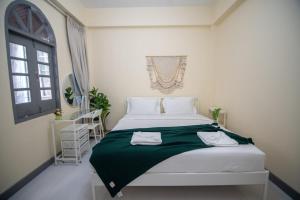 Beachfront 4-BR House in Patong