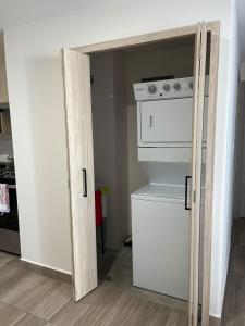 2 bed 2 bath luxurious and centrally located