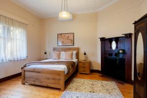 Spacious Goldfields Retreat - Central & Charming