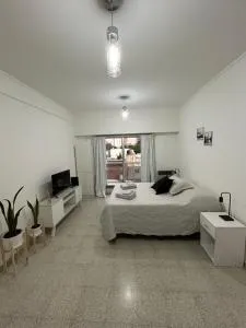 Amplio monoambiente en 7 y 34 - Tolosa