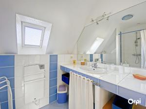 Maisons de vacances Gite Independant a Kervignac, 6 Couchages, Havre de Paix, Parking - FR-1-349-229 : photos des chambres