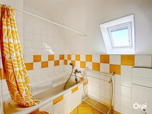 Maisons de vacances Gite Independant a Kervignac, 6 Couchages, Havre de Paix, Parking - FR-1-349-229 : photos des chambres
