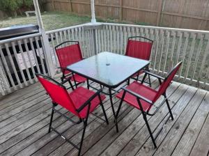 La Vergne hottub hospital mancave 75in Tv