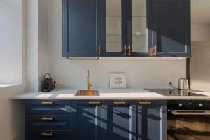 Brand New Luxury Apartment, Parking, Center