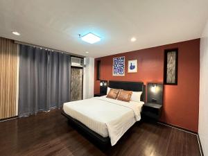 Artsy Central Loft 1BR, 24-7Concierge, Balcony