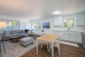 Cozy One-Bedroom Coastal Retreat - Walk to Beach - 蒙塔拉