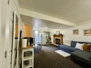 Hawaiian Sunshine in Provo, Utah - Mapleton