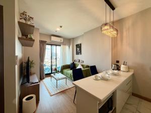 The Astra skyriver最受欢迎无边泳池公寓