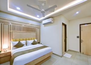 New Frontier - 2 Mins from OLD Delhi Railway Station & Chandni Chowk