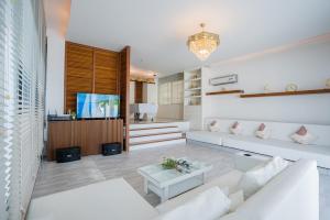 I SEA YOU, Luxe Beachfront Villa