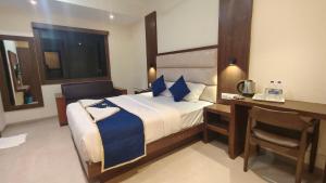 Hotel Ashraya International