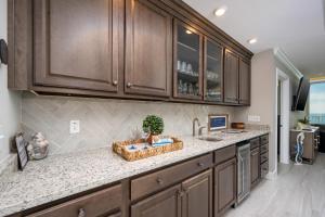 Phoenix Gulf Towers 1007 condo