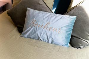 Paris Élégance Private Parking et Metro 2 minutes